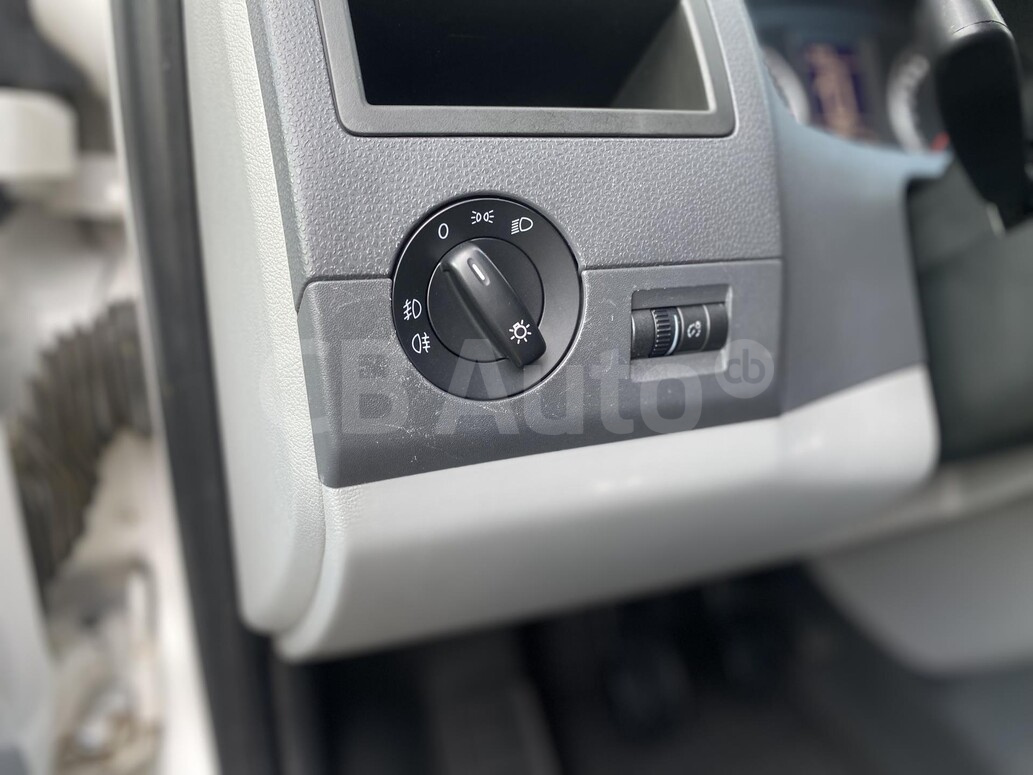 Volkswagen užitkové Transporter - skříňový vůz