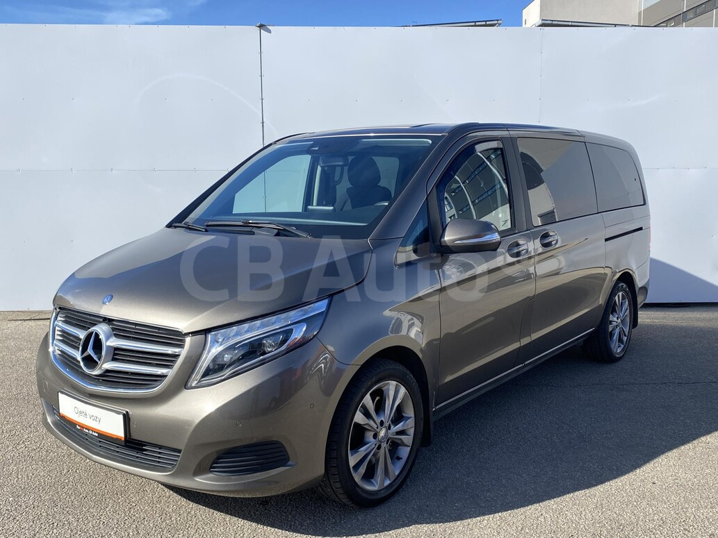 Mercedes-Benz V220