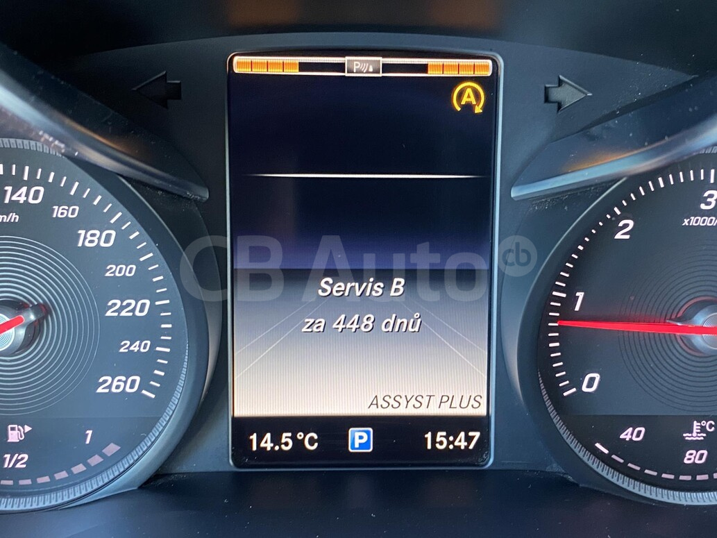 Mercedes-Benz V220