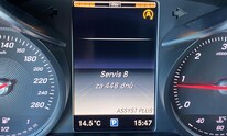 Mercedes-Benz V220